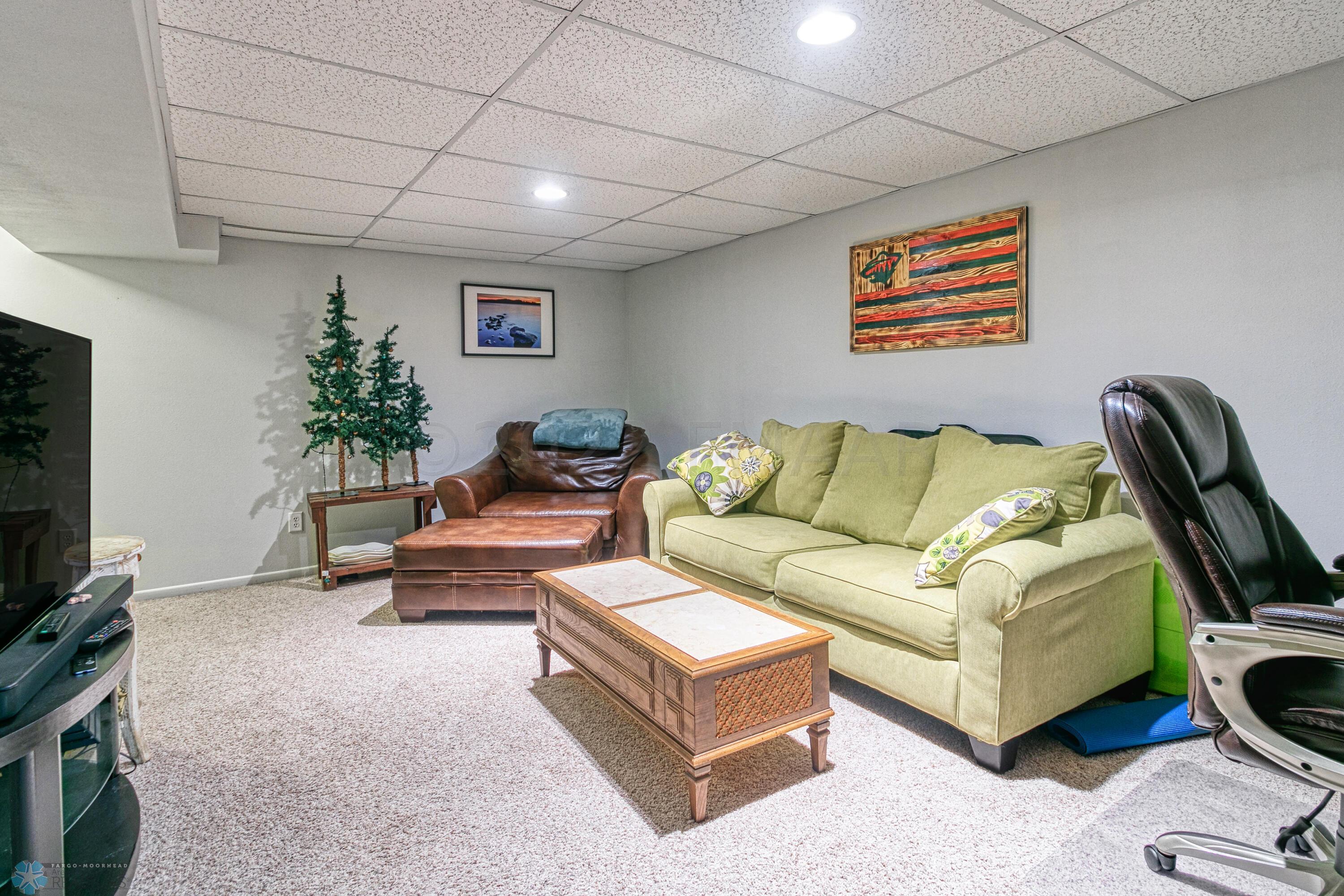 Hommati.com-3119_5th_St_S_MN-07-19-2022-