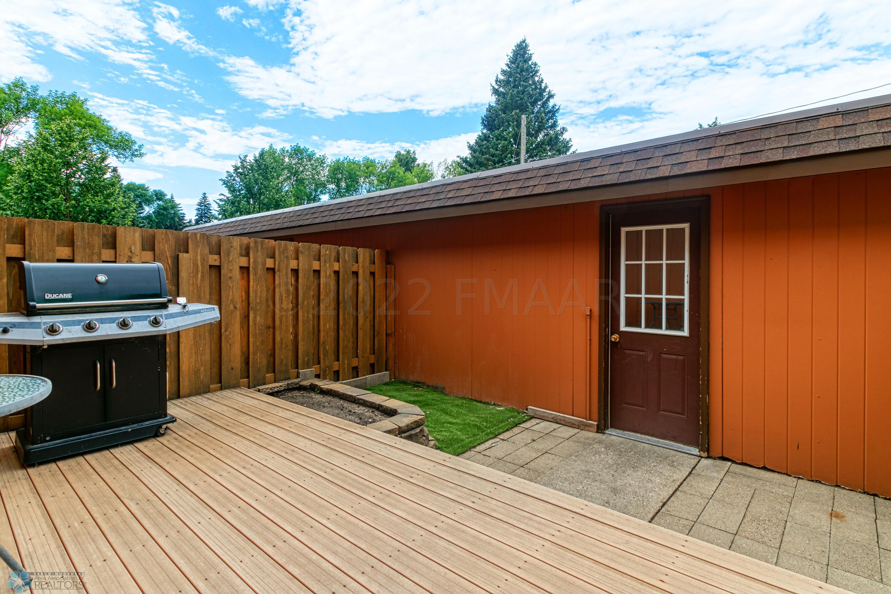 Hommati.com-3119_5th_St_S_MN-07-19-2022-