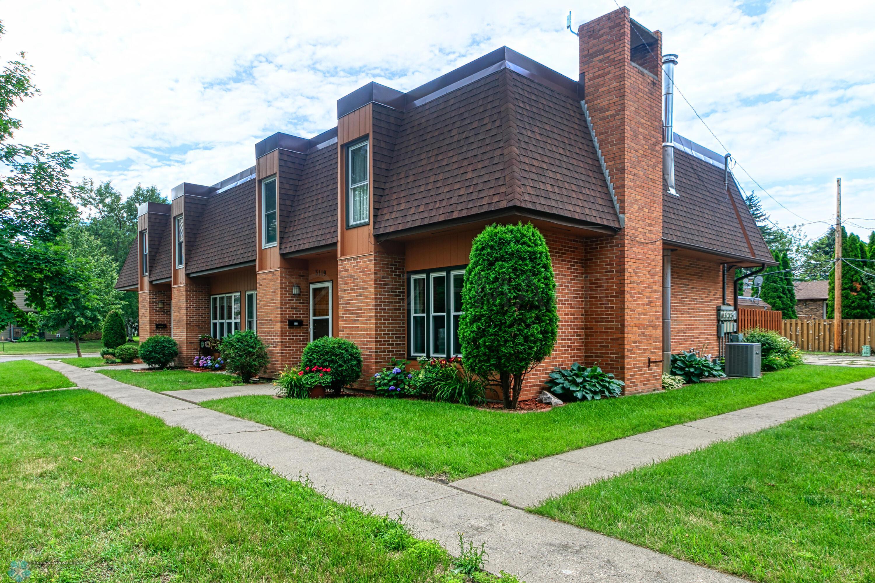 Hommati.com-3119_5th_St_S_MN-07-19-2022-