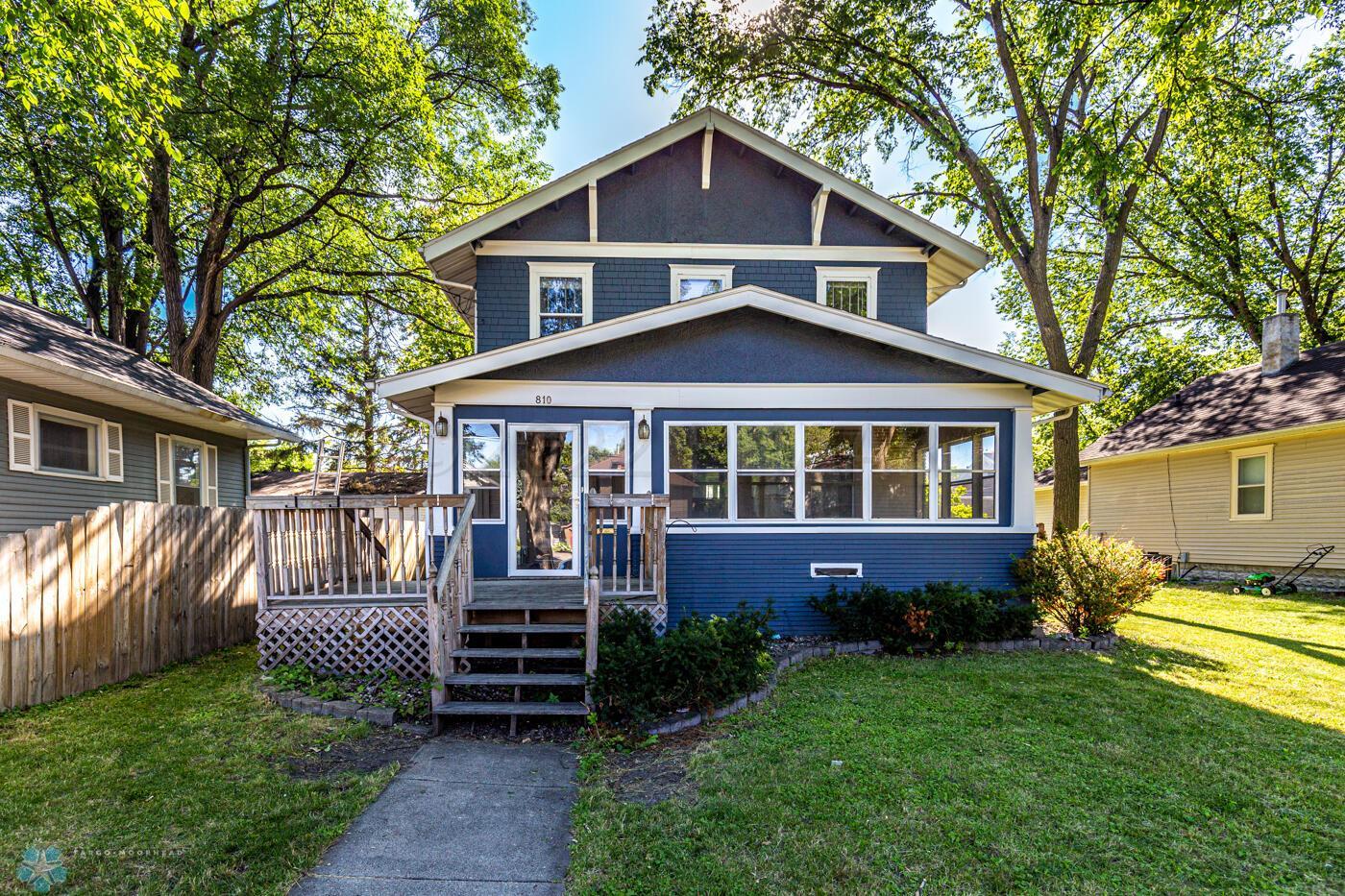 810 11 St S Front