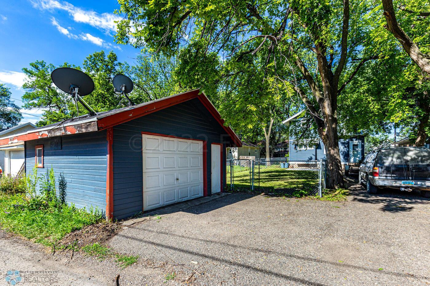Garage