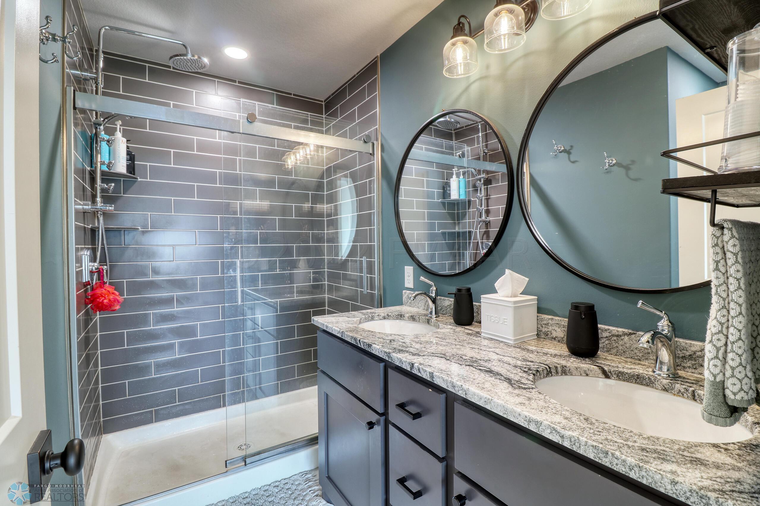 Master Bathroom1_1
