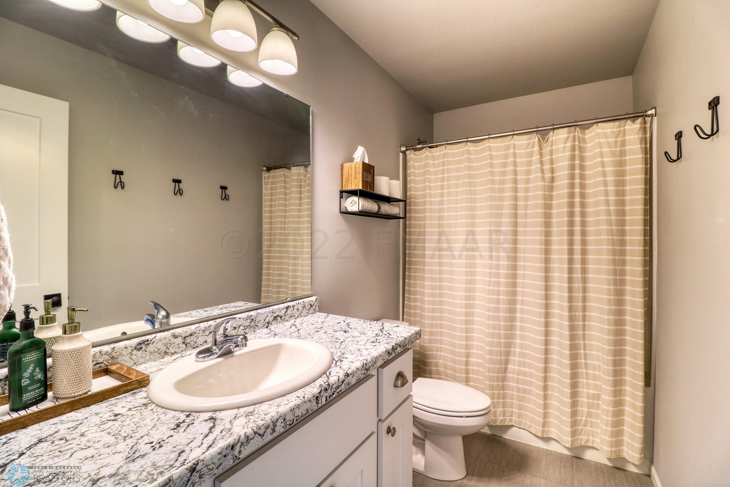 Upstairs Bathroom1_1