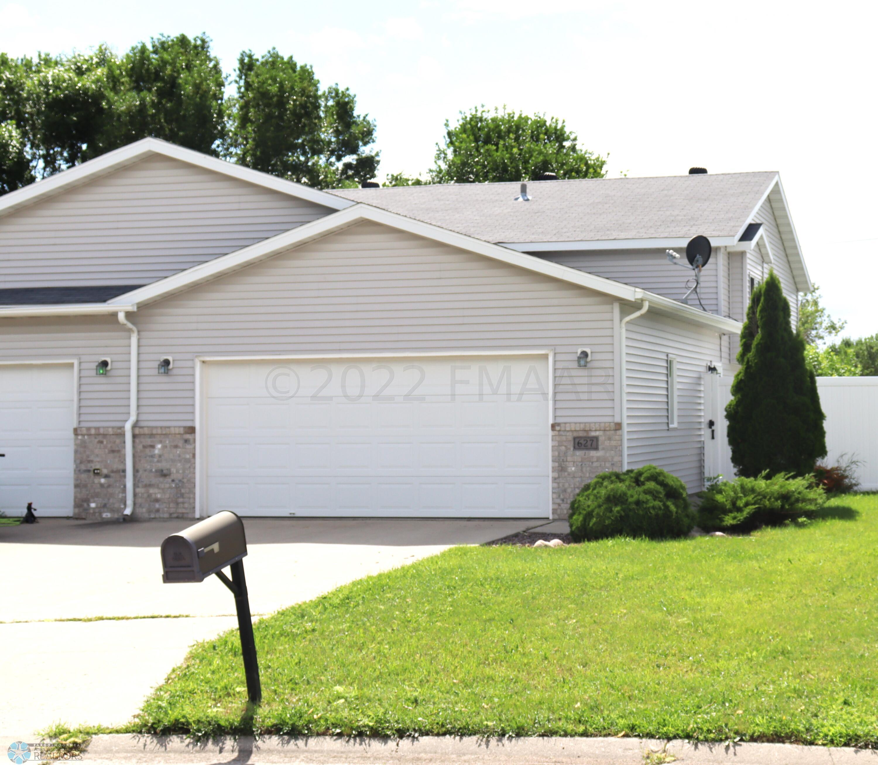 627 29TH Street N, Moorhead, MN 56560
