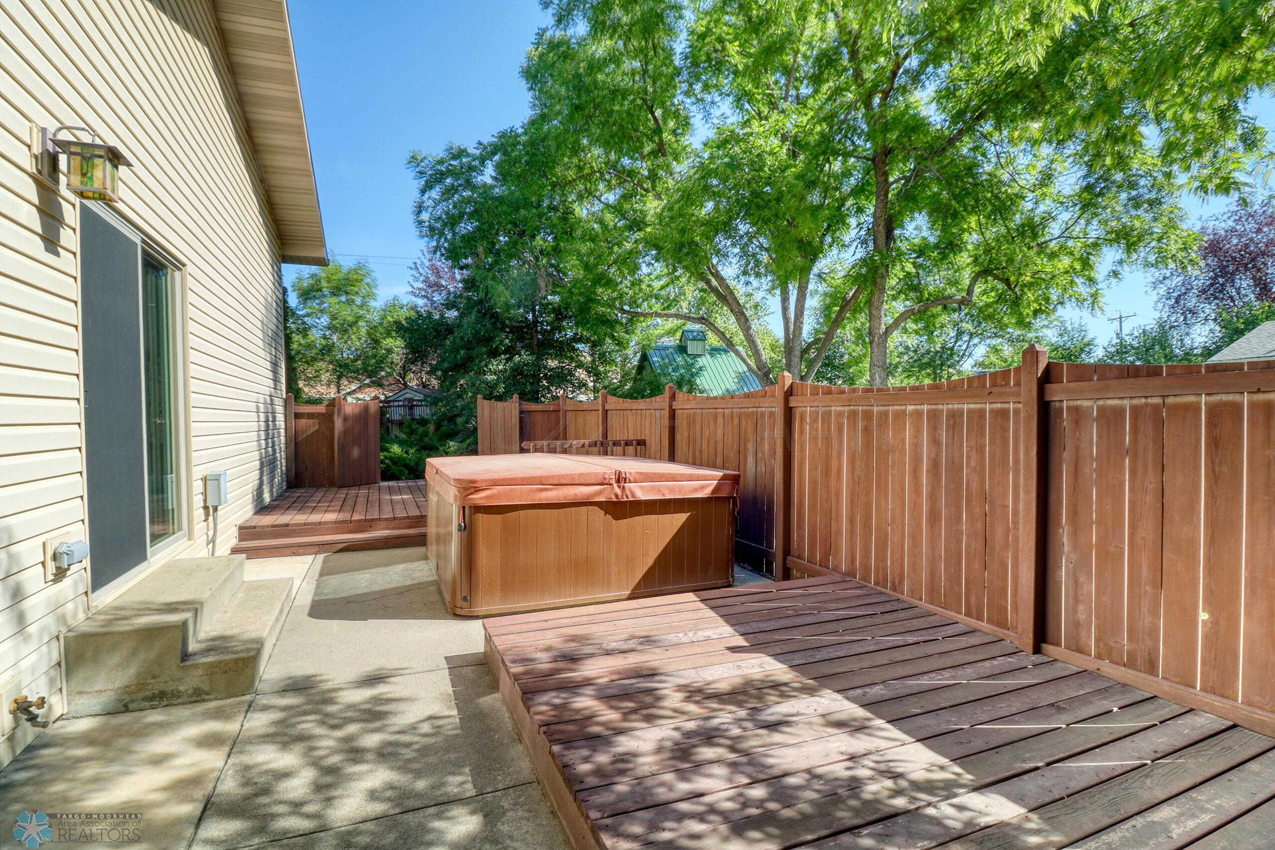 Backyard Patio1_4