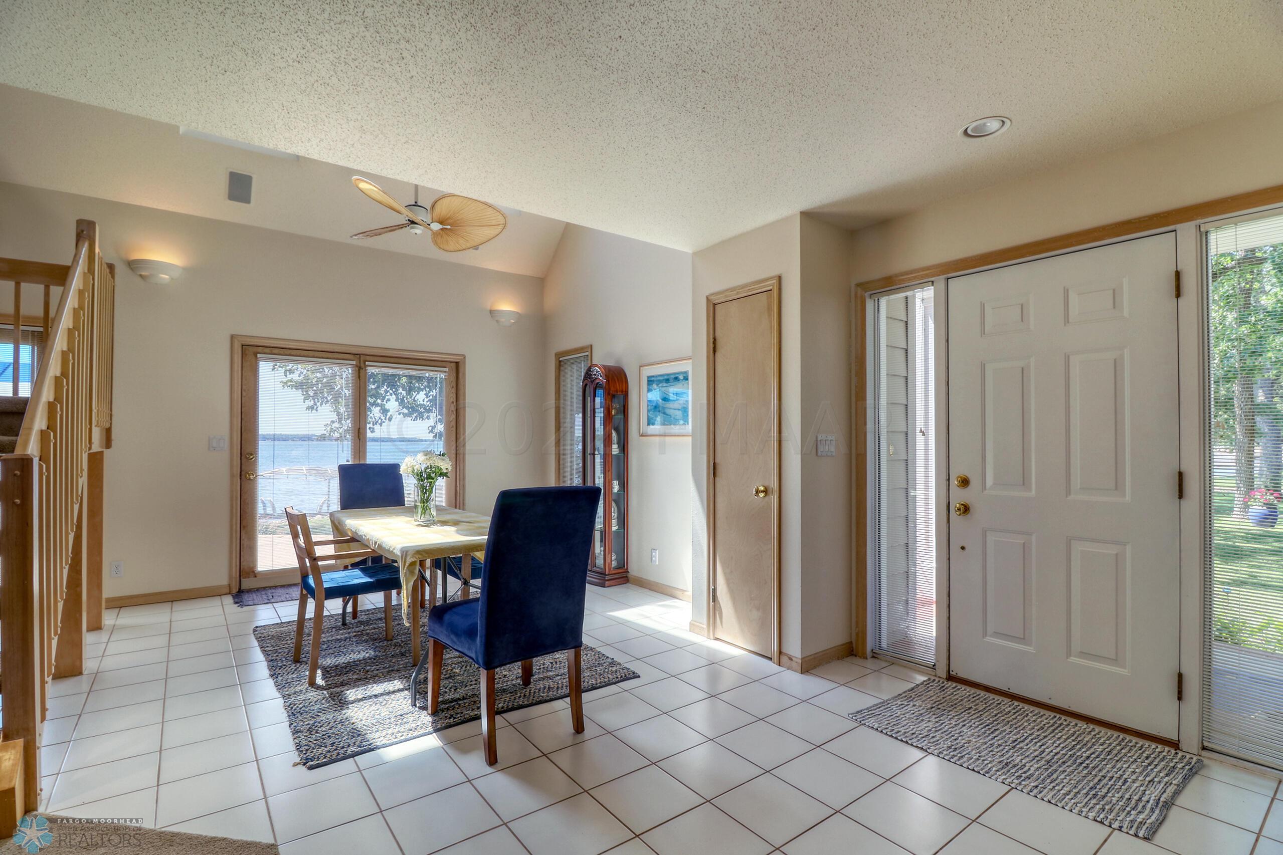 Dining Area1_0