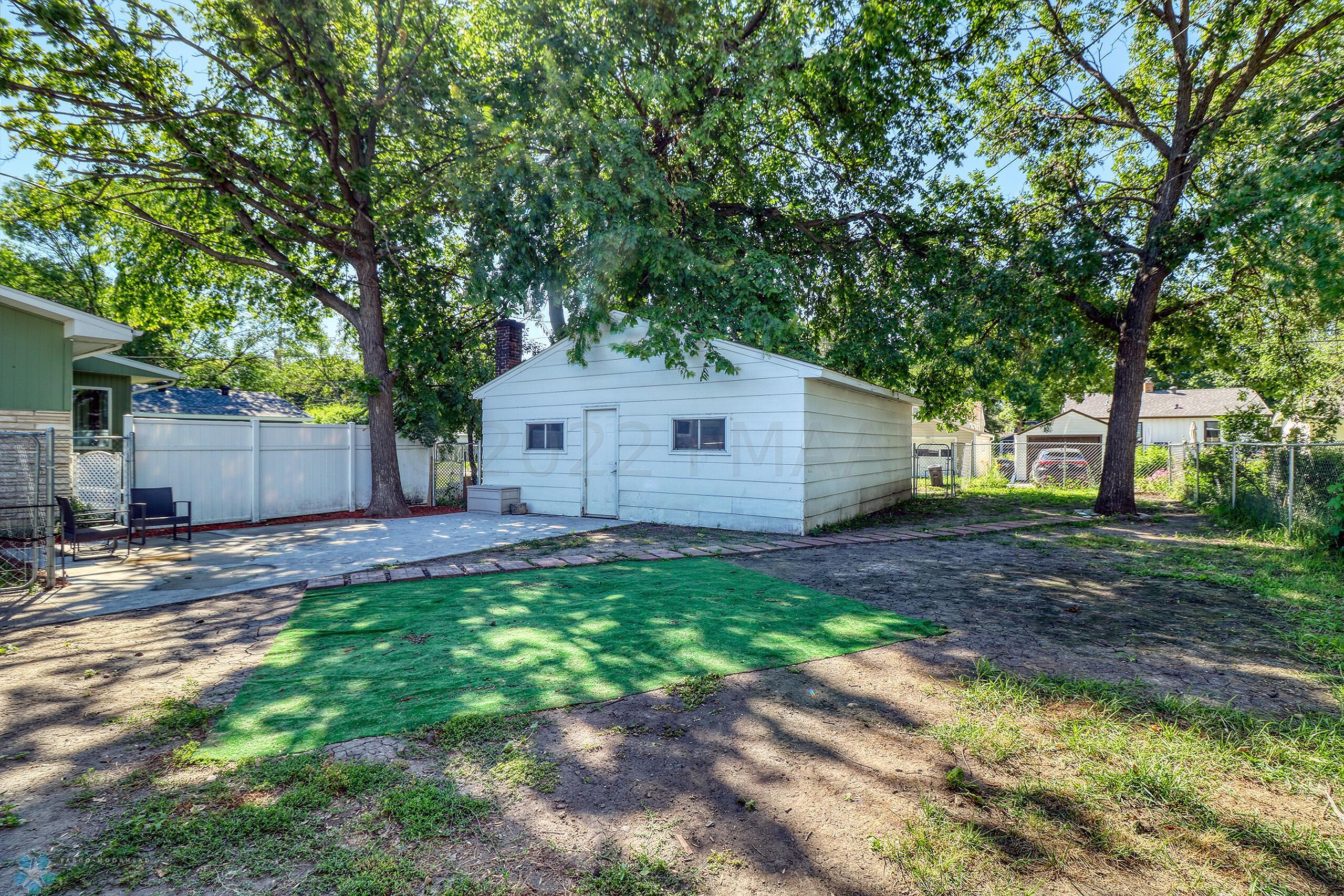 Backyard1_1
