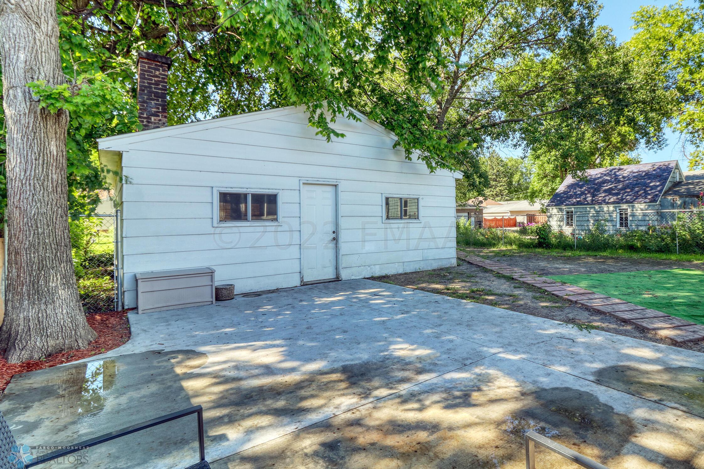 Backyard1_6