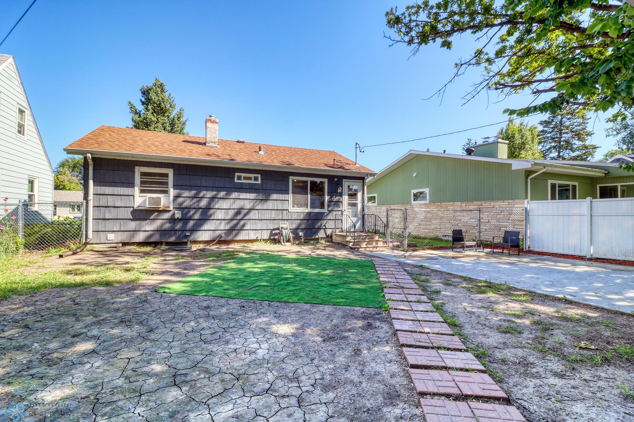 Backyard1_7