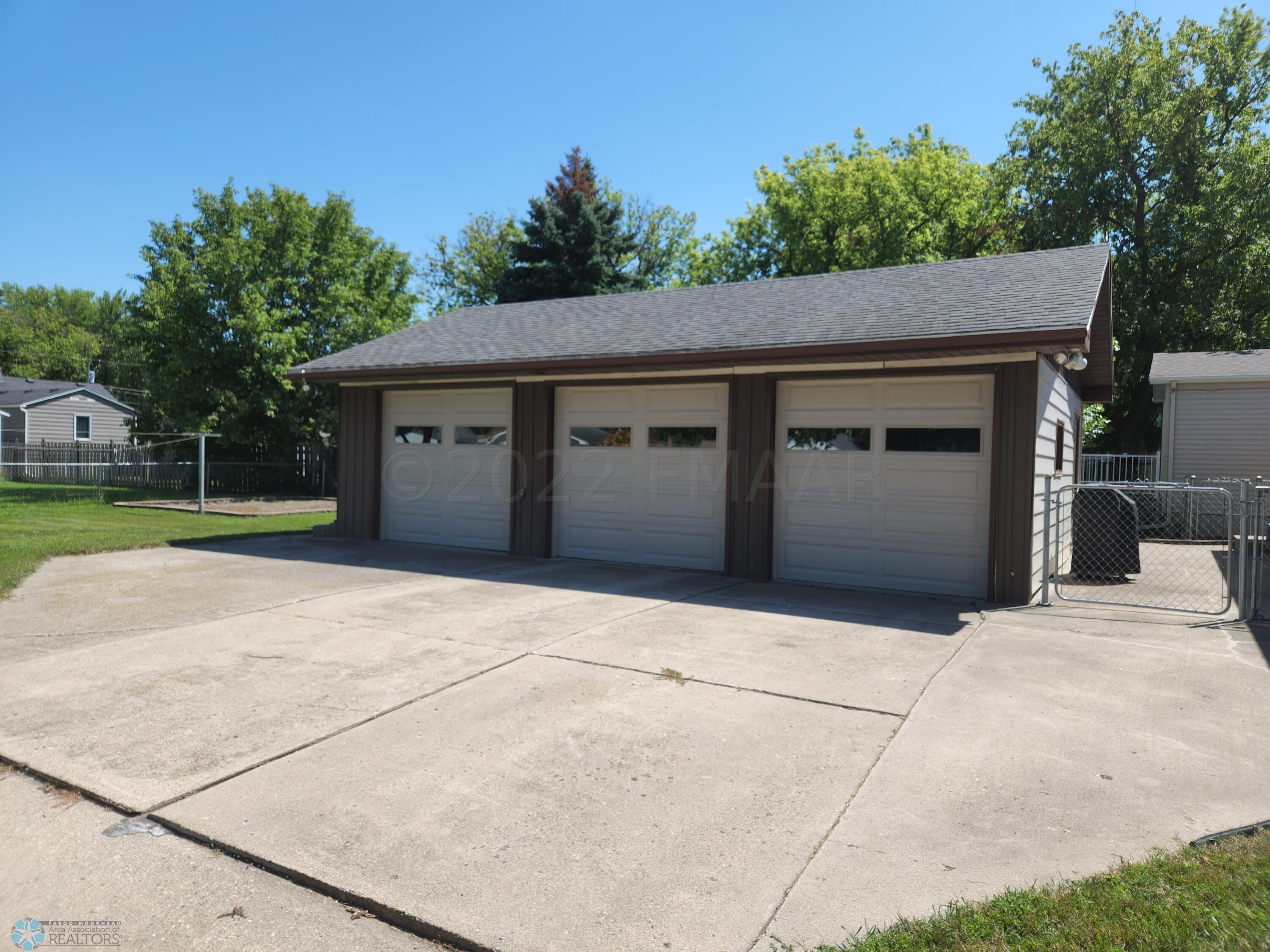 3 Stall Detached Garage