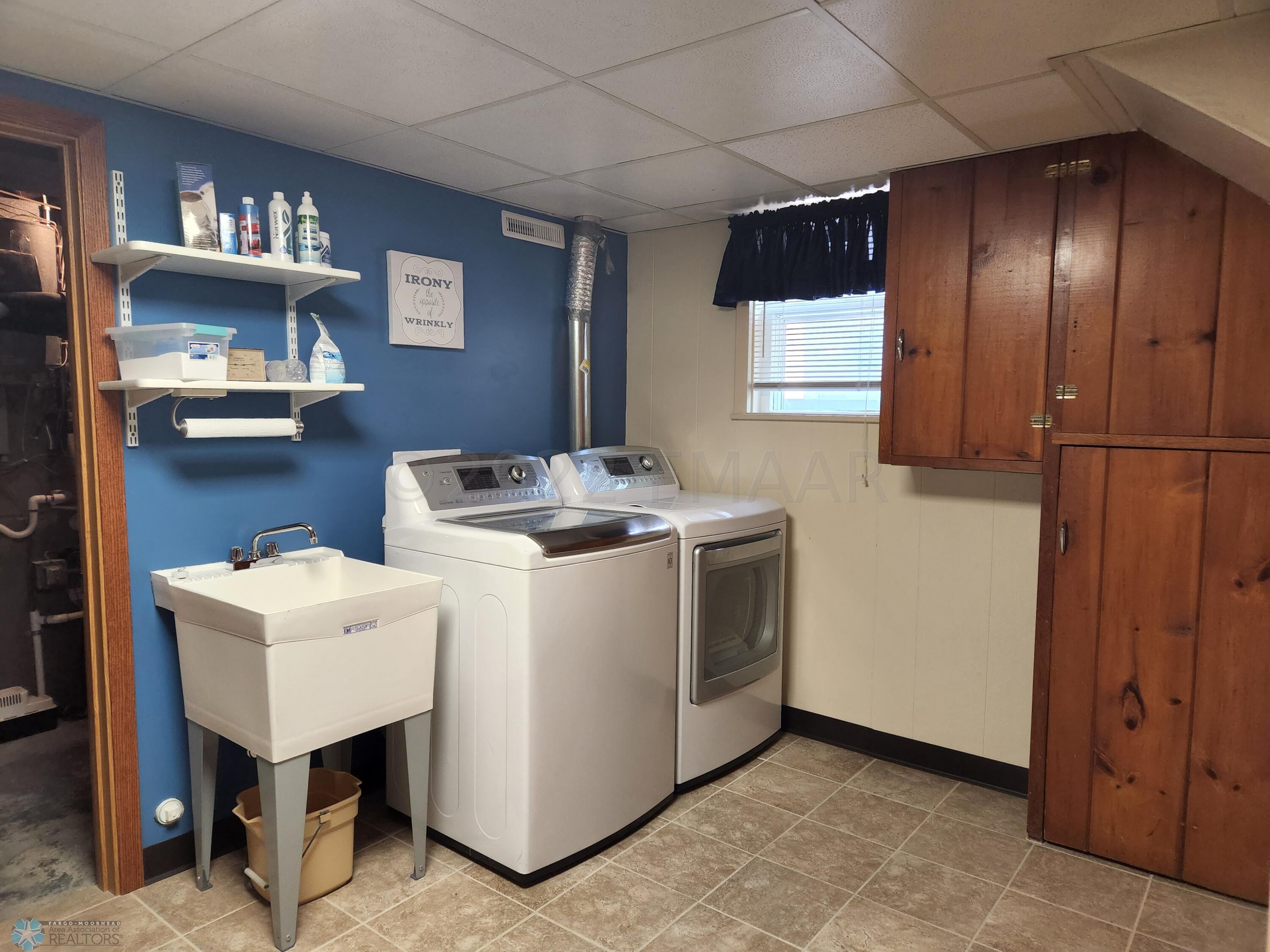 Laundry Room Washer Dryer Stay