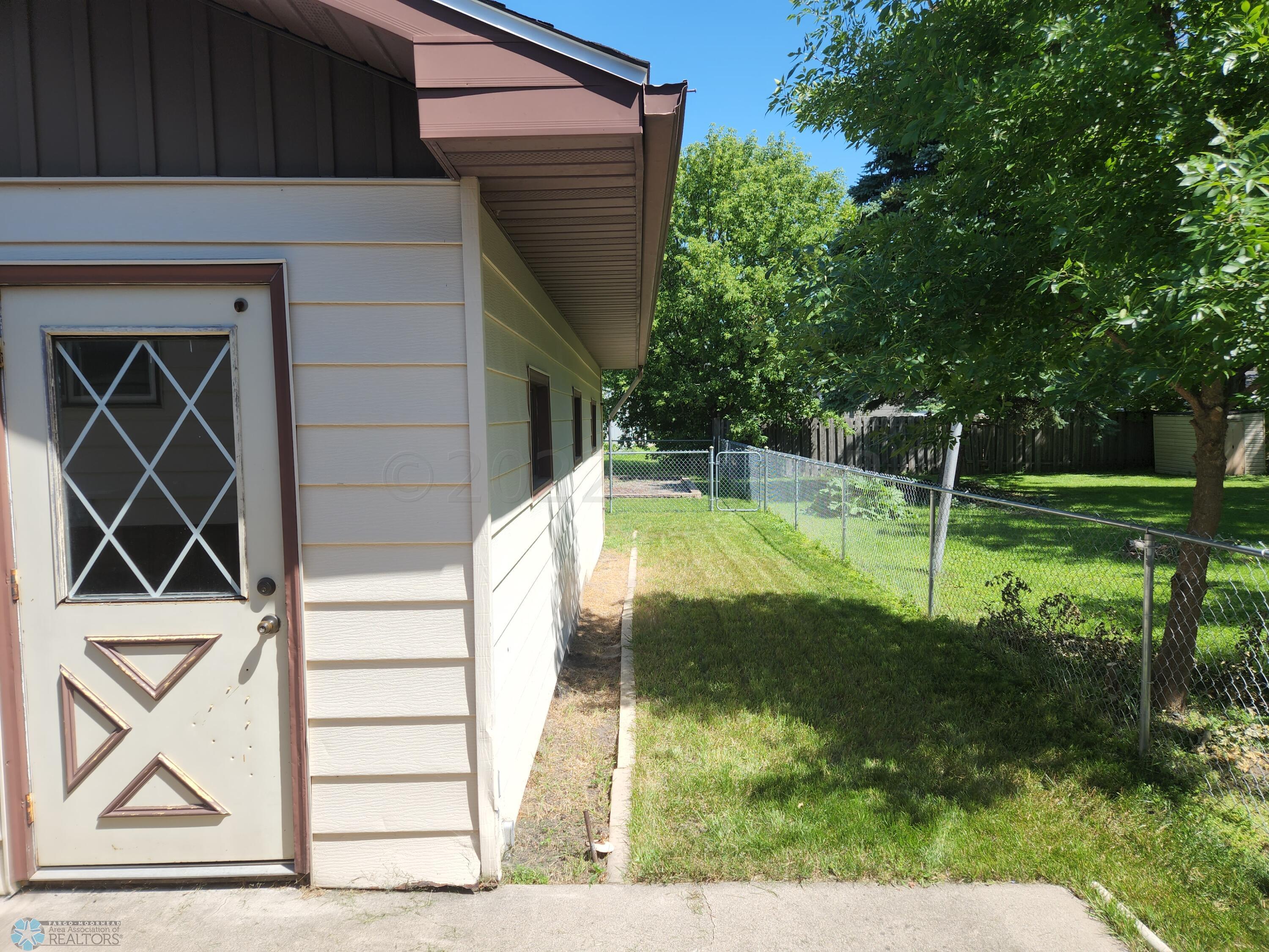 Fenced in Sideyard