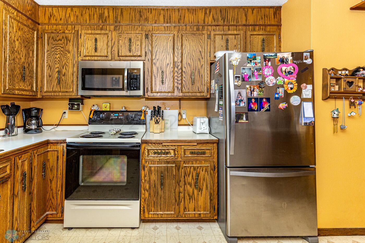 (15) Kitchen