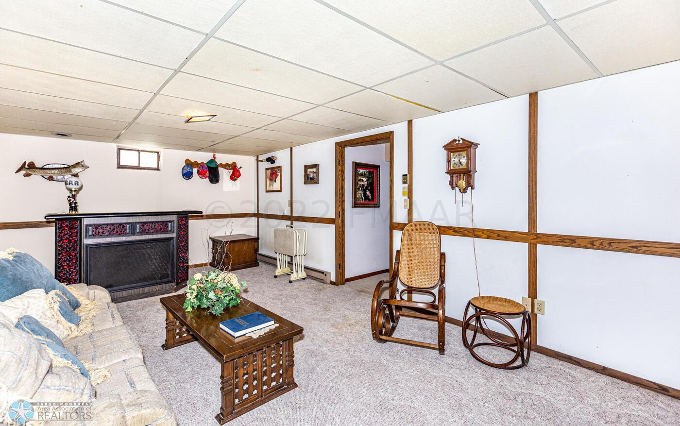 (28) Family Room