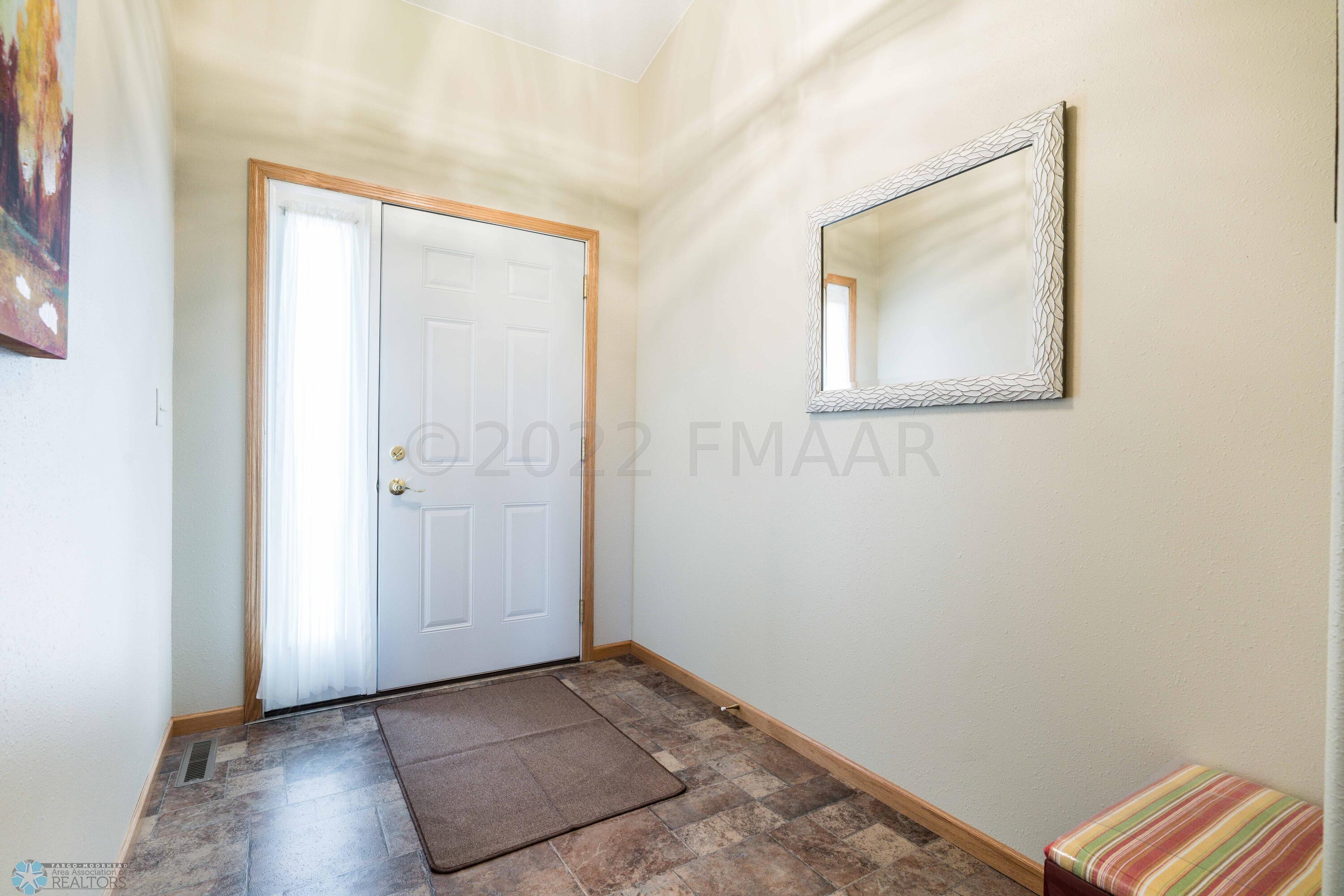 3140 9th Ave S_7.Foyer