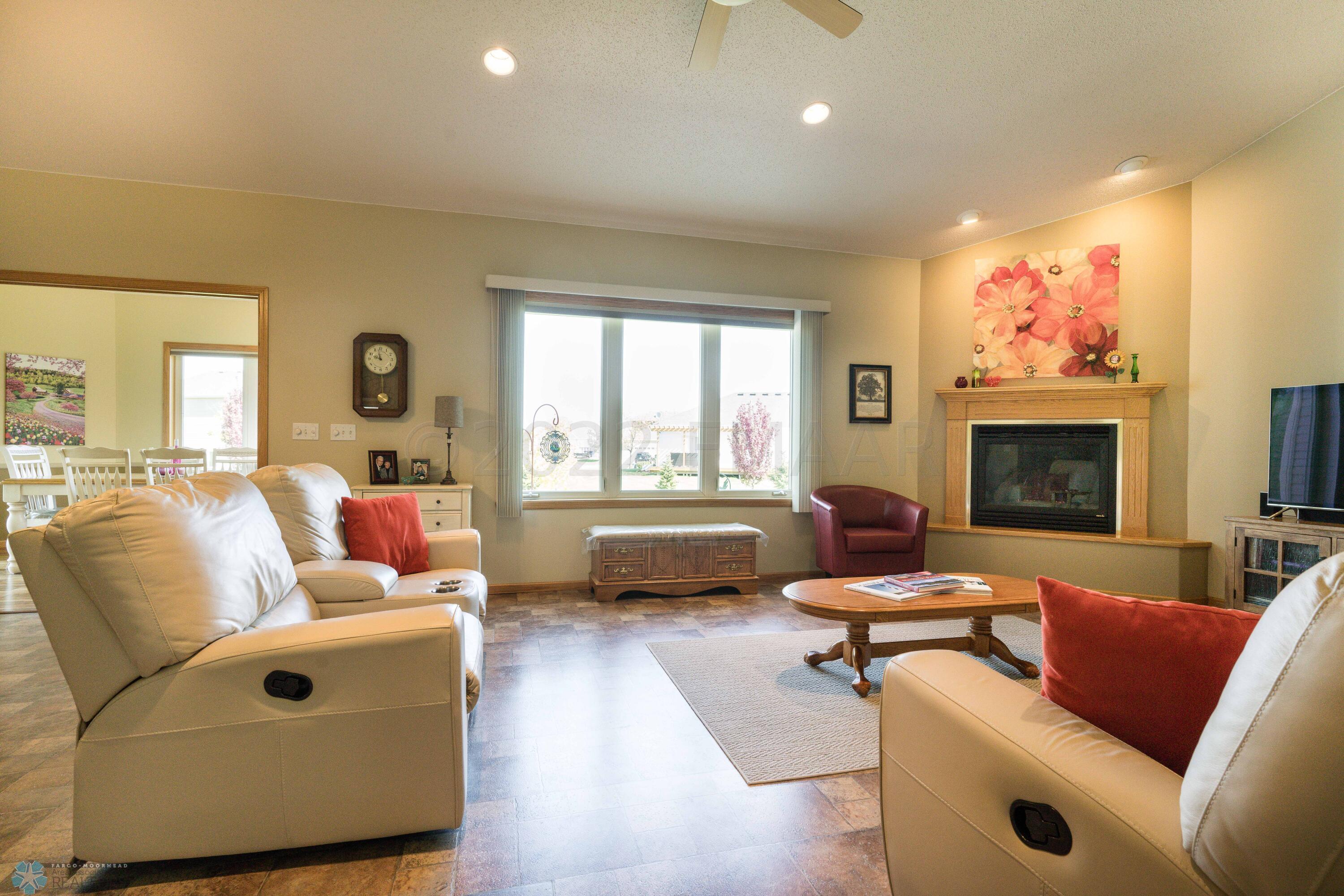 3140 9th Ave S_8.Living Room
