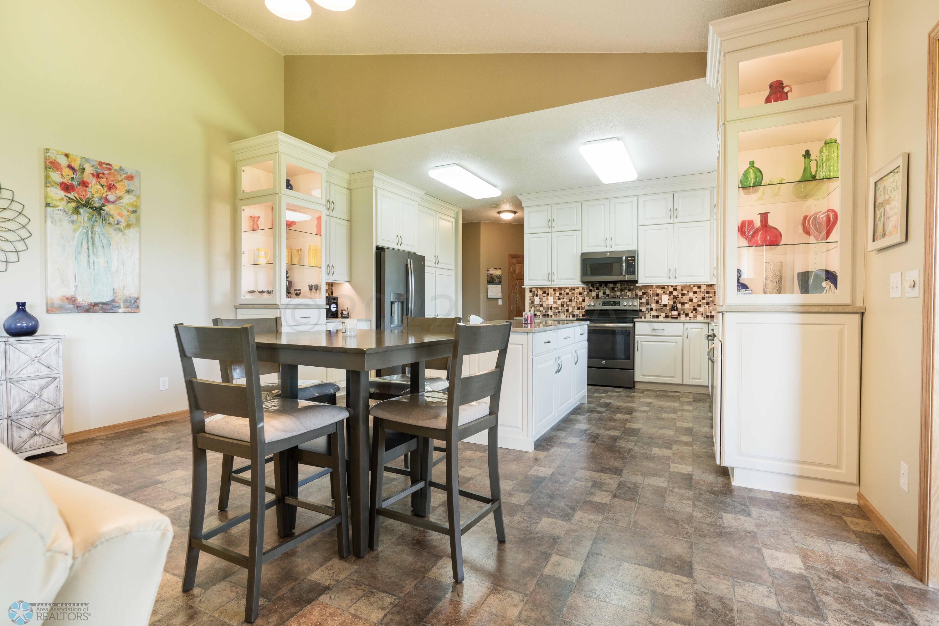 3140 9th Ave S_23.Dining