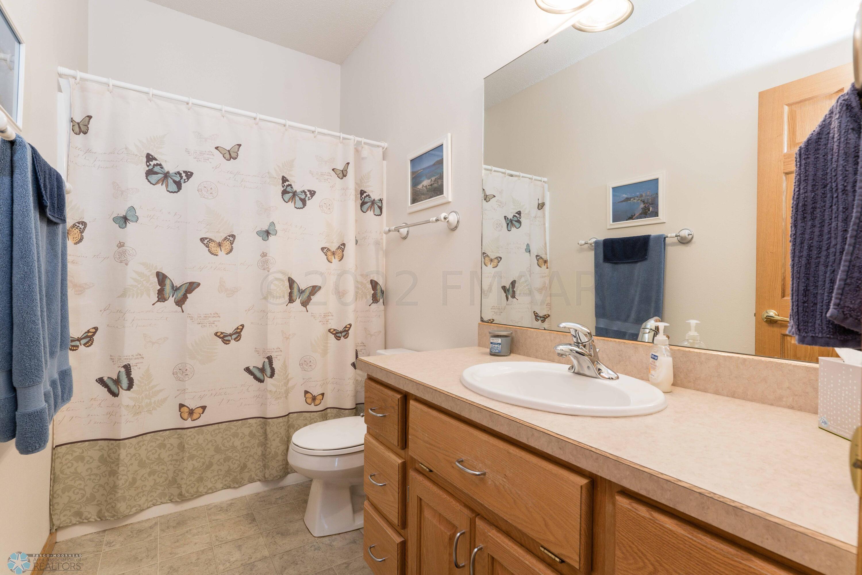 3140 9th Ave S_29.Main Level Full Bath