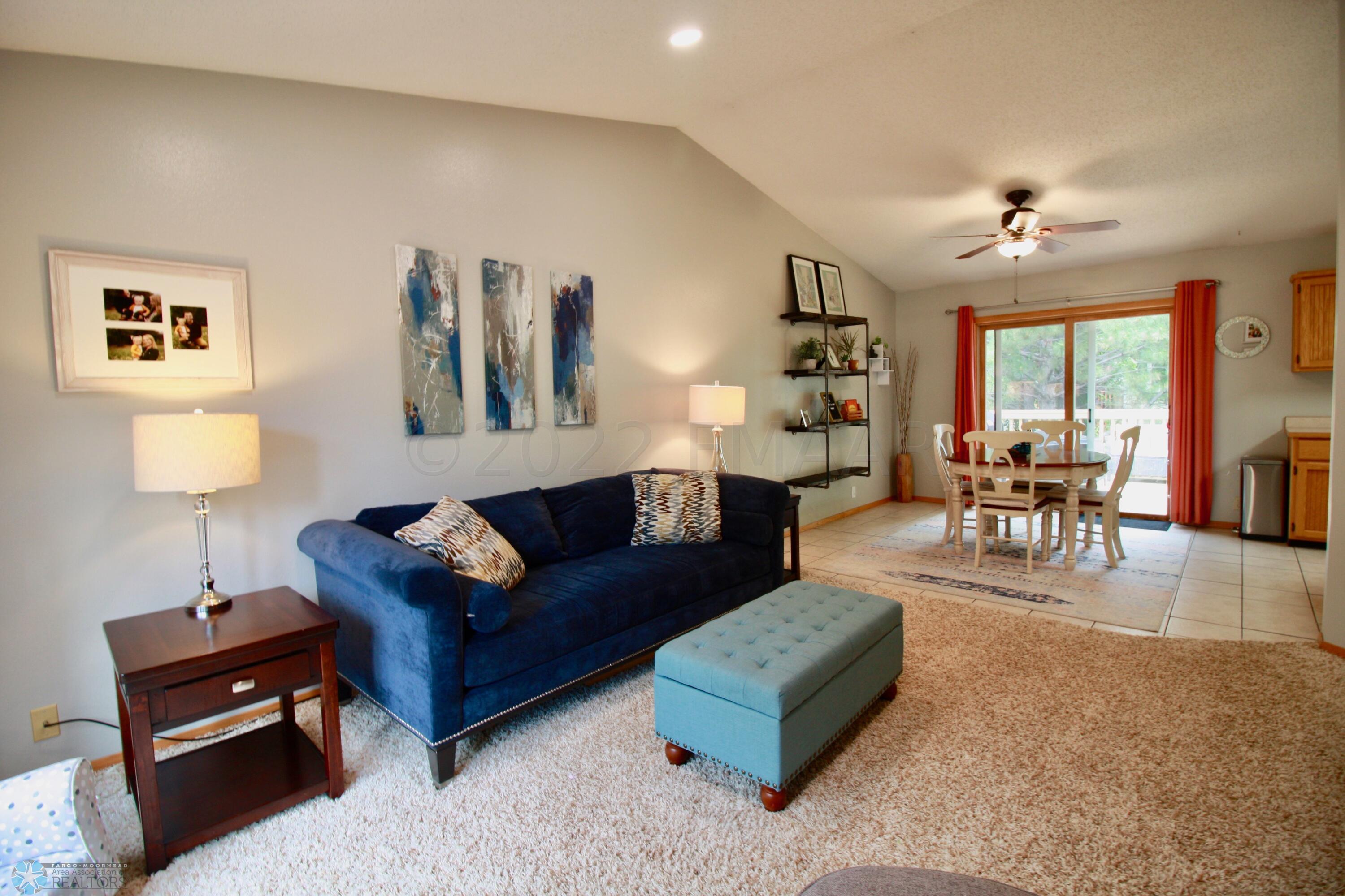 Open concept/vaulted ceilings