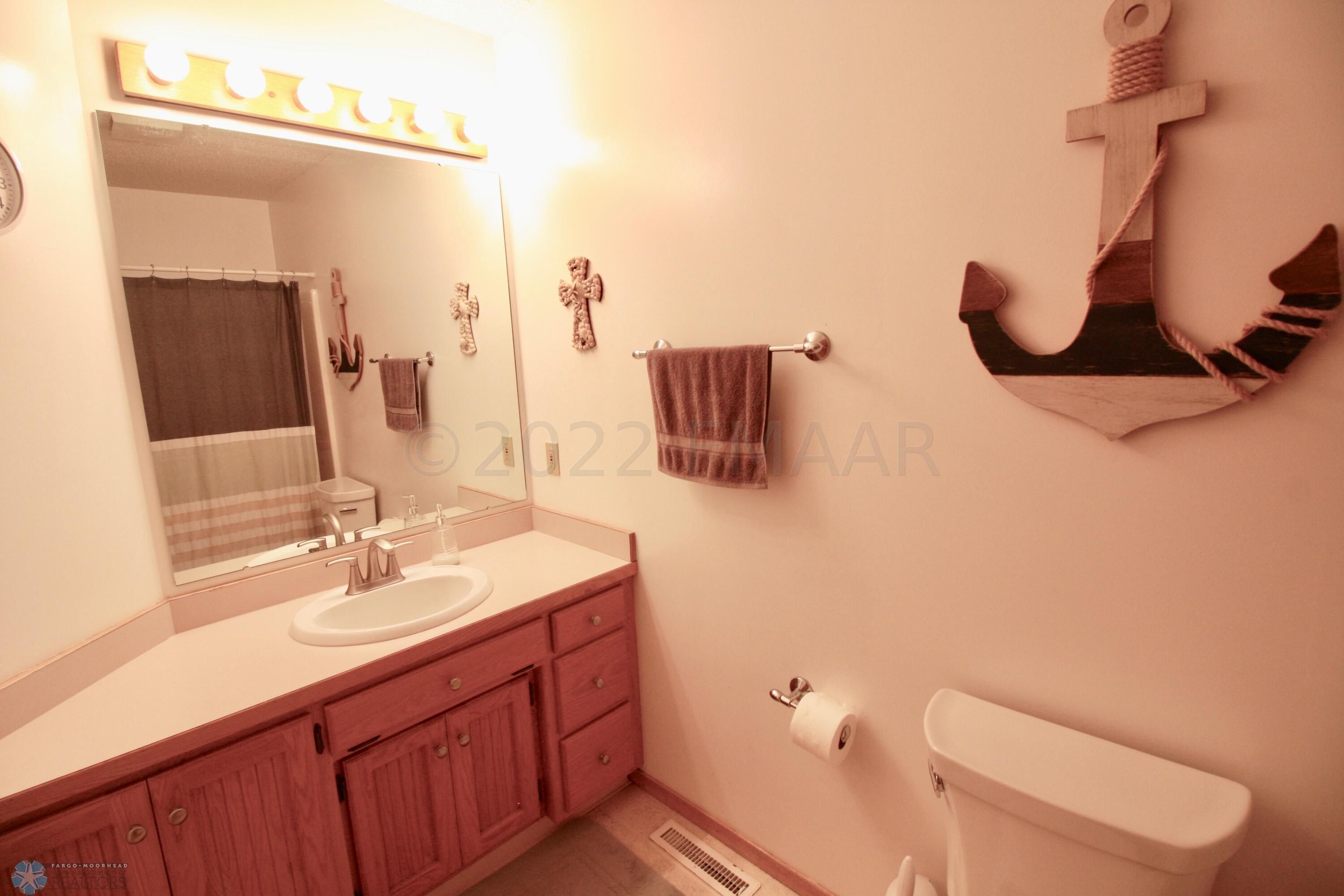 Guest full bath