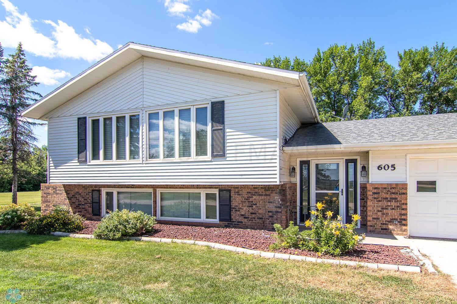 Bi-level Home