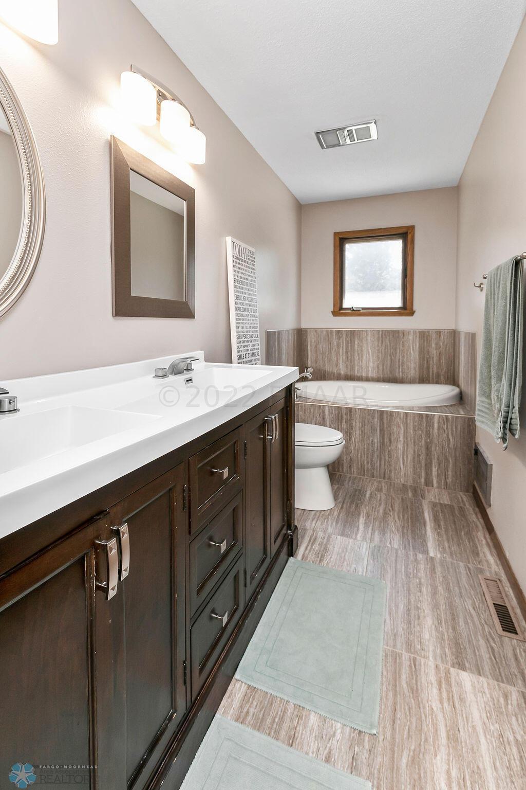 Main level full bath