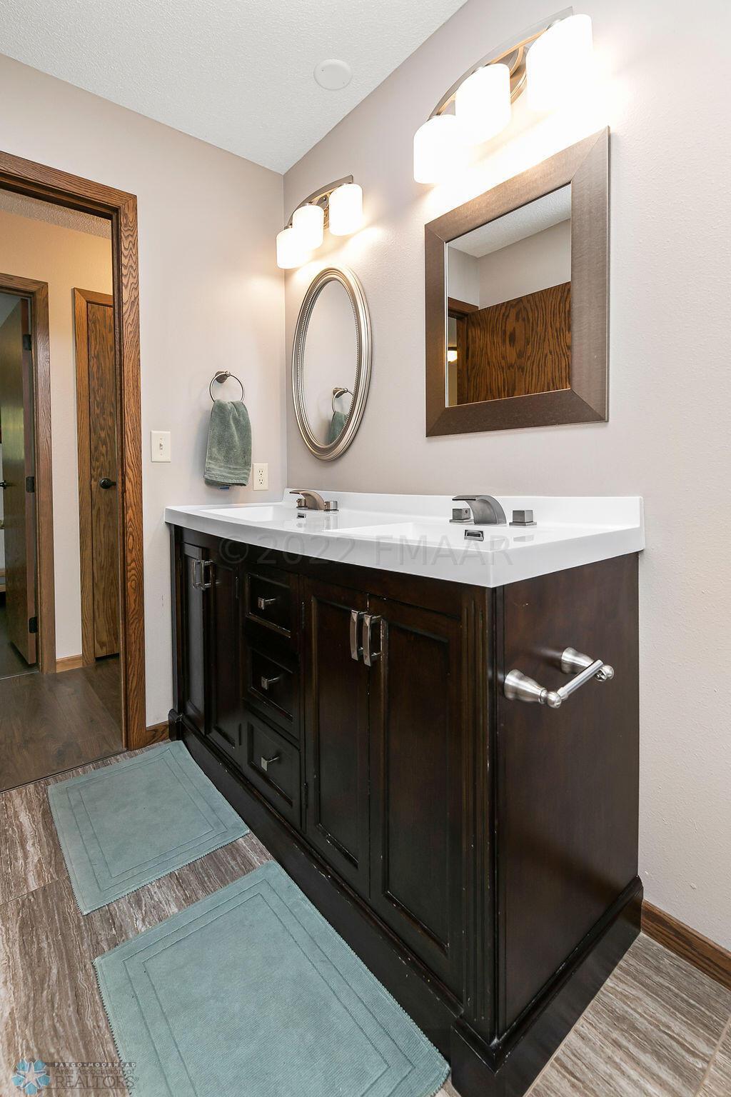 Main level bath