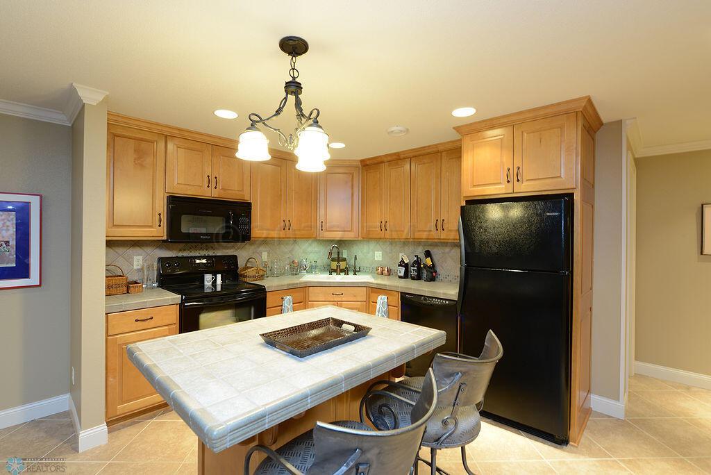 Complete Kitchen in Bsmnt