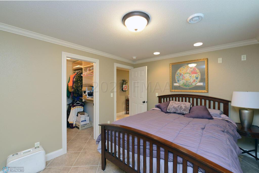 Bsmnt Bedroom 2 w Walkin Closet