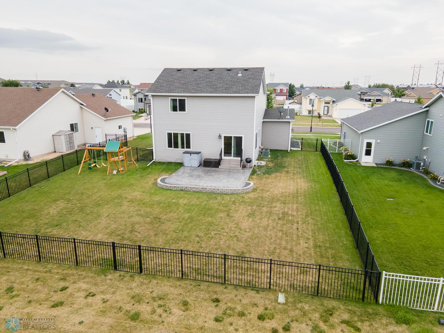 Big Fendced Yard!