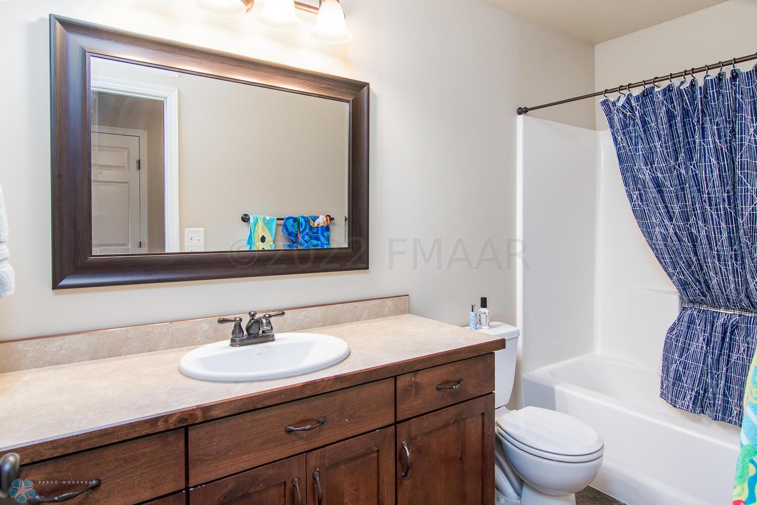 2nd Upper Bath