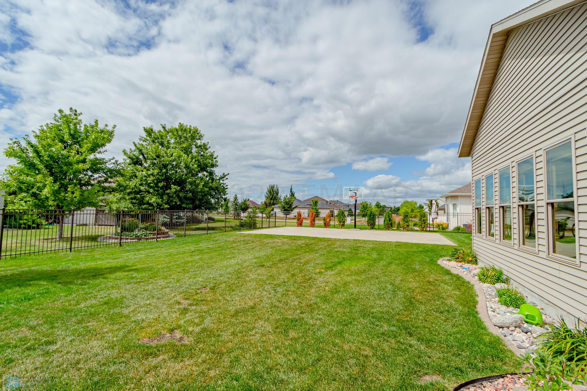 2036 7 St E, West Fargo, ND 58078-55