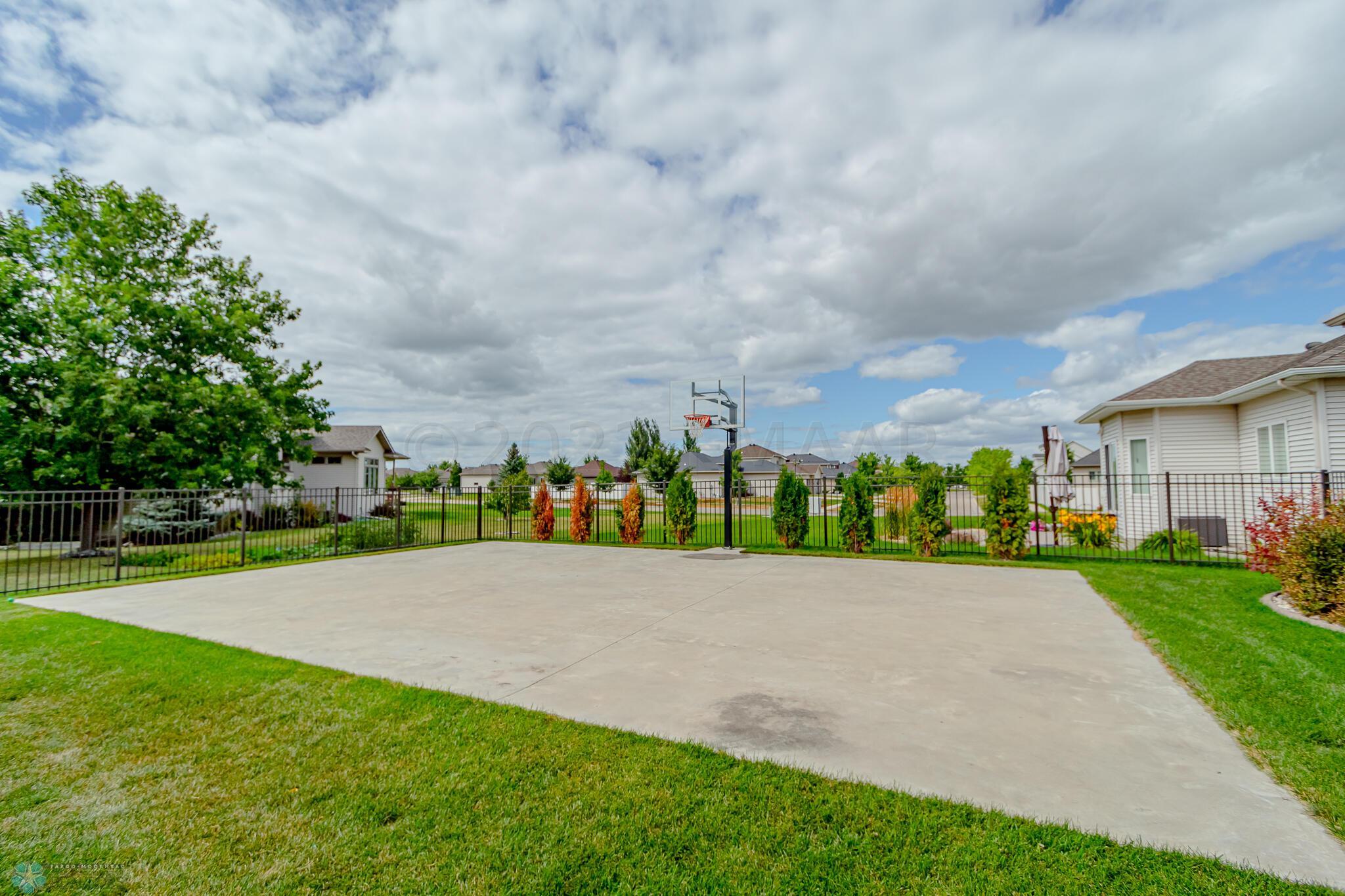 2036 7 St E, West Fargo, ND 58078-56