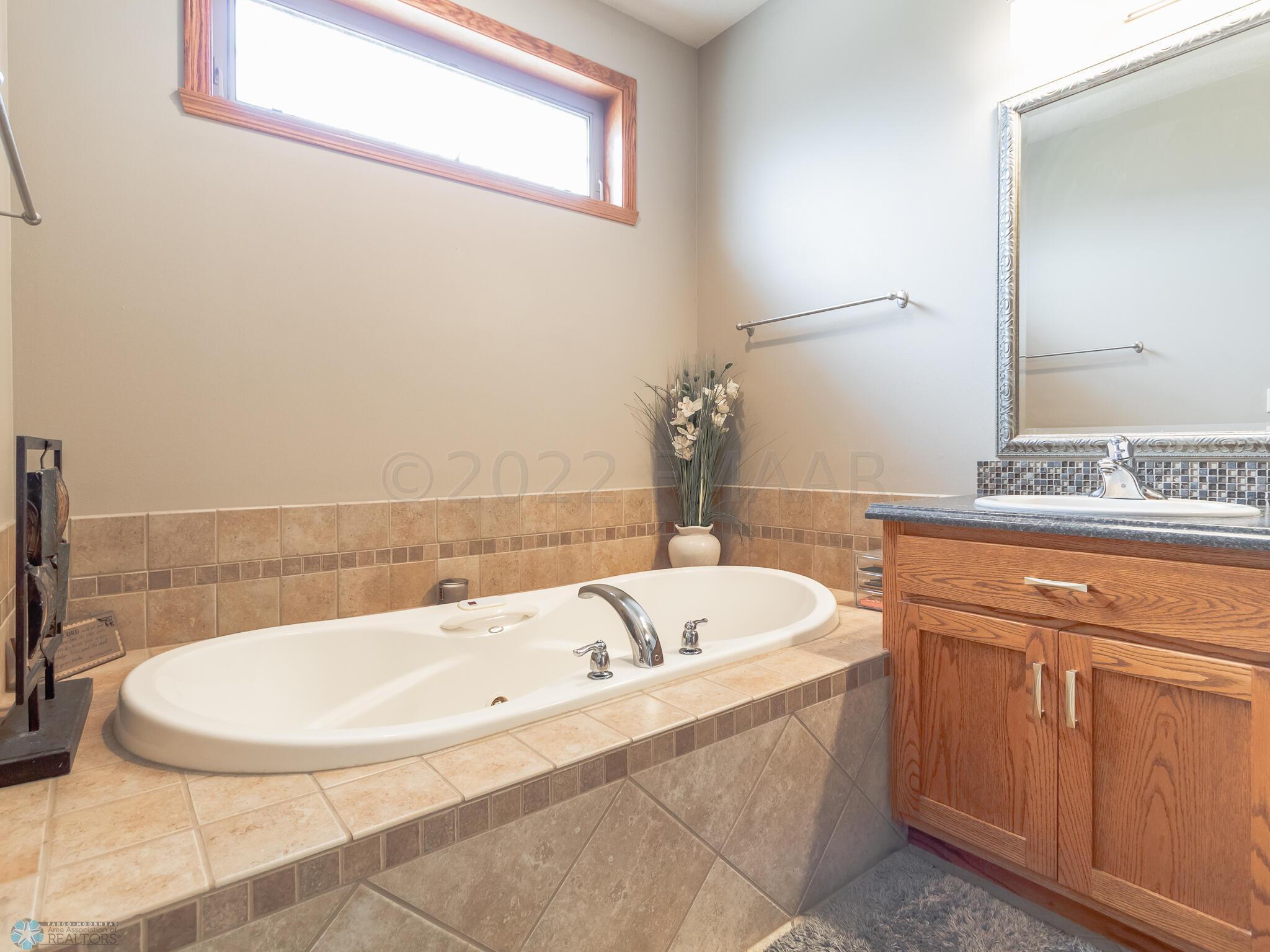 2036 7 St E, West Fargo, ND 58078-16