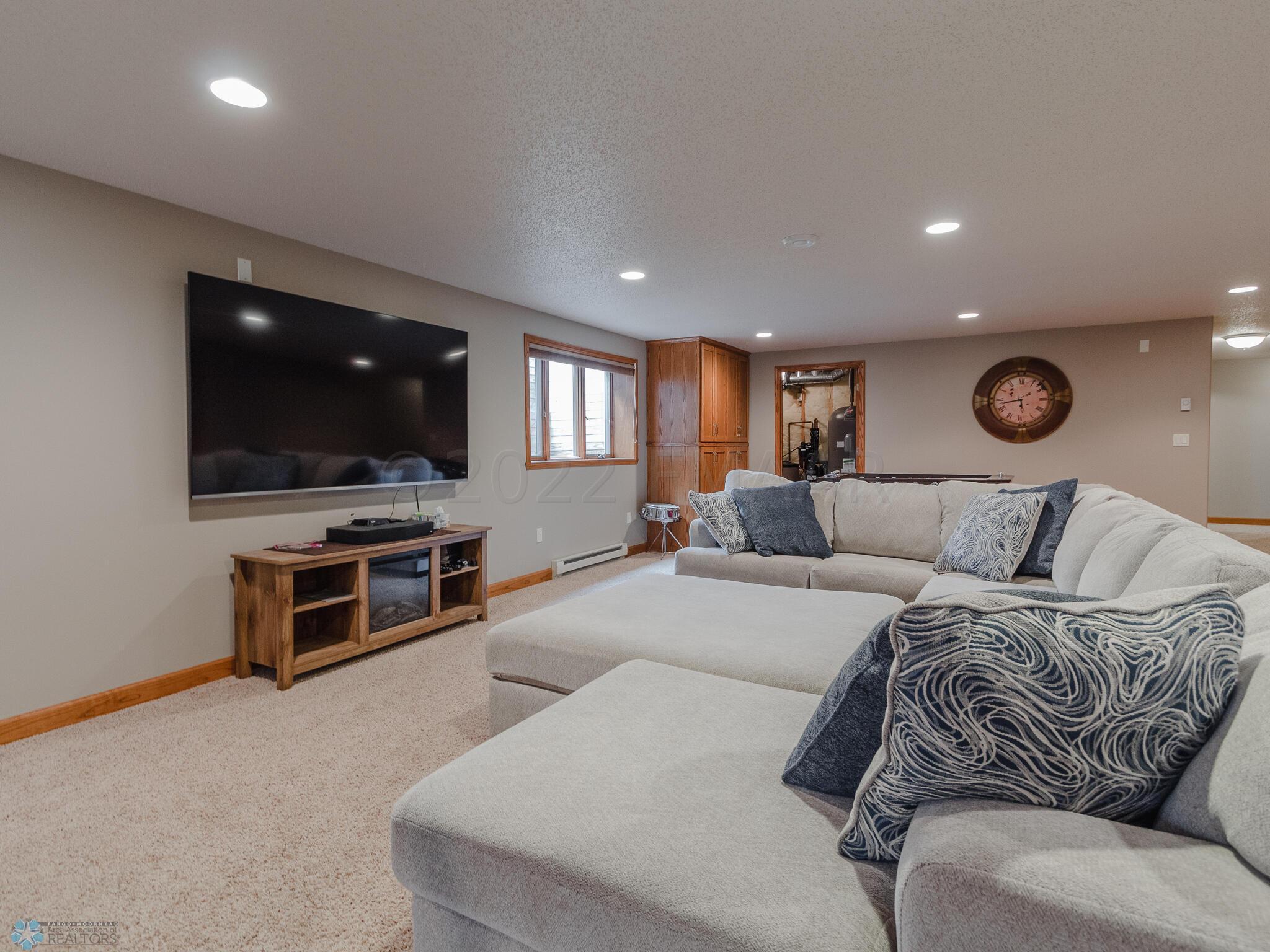 2036 7 St E, West Fargo, ND 58078-49