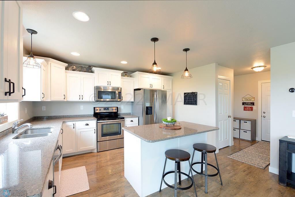 2252 14th St W West Fargo