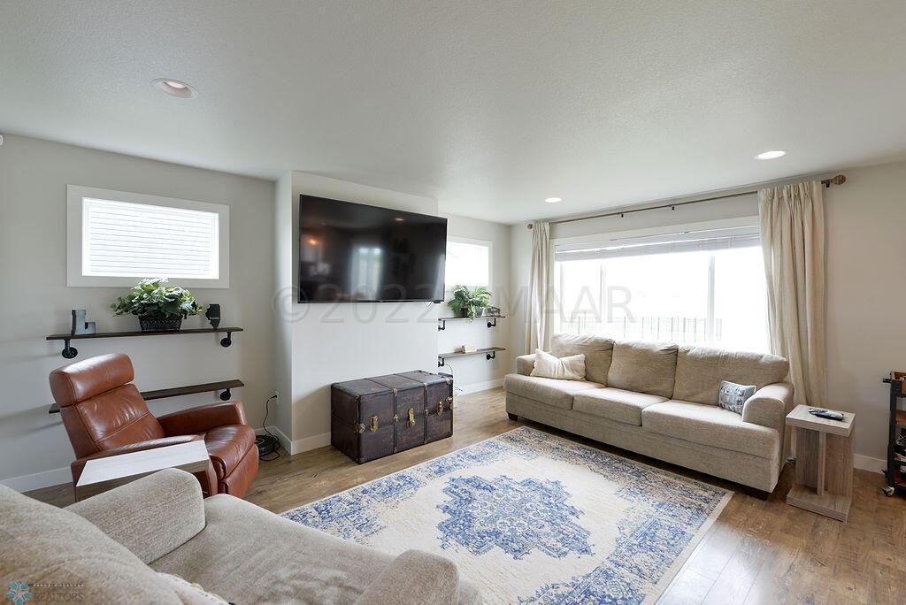 2252 14th St W West Fargo