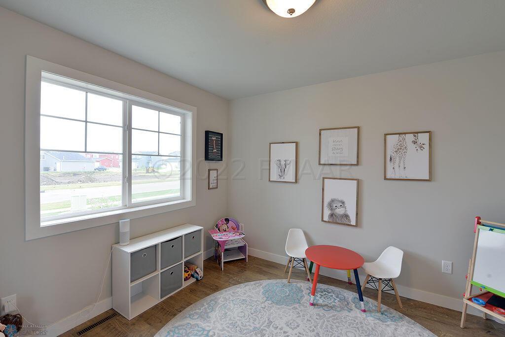 2252 14th St W West Fargo