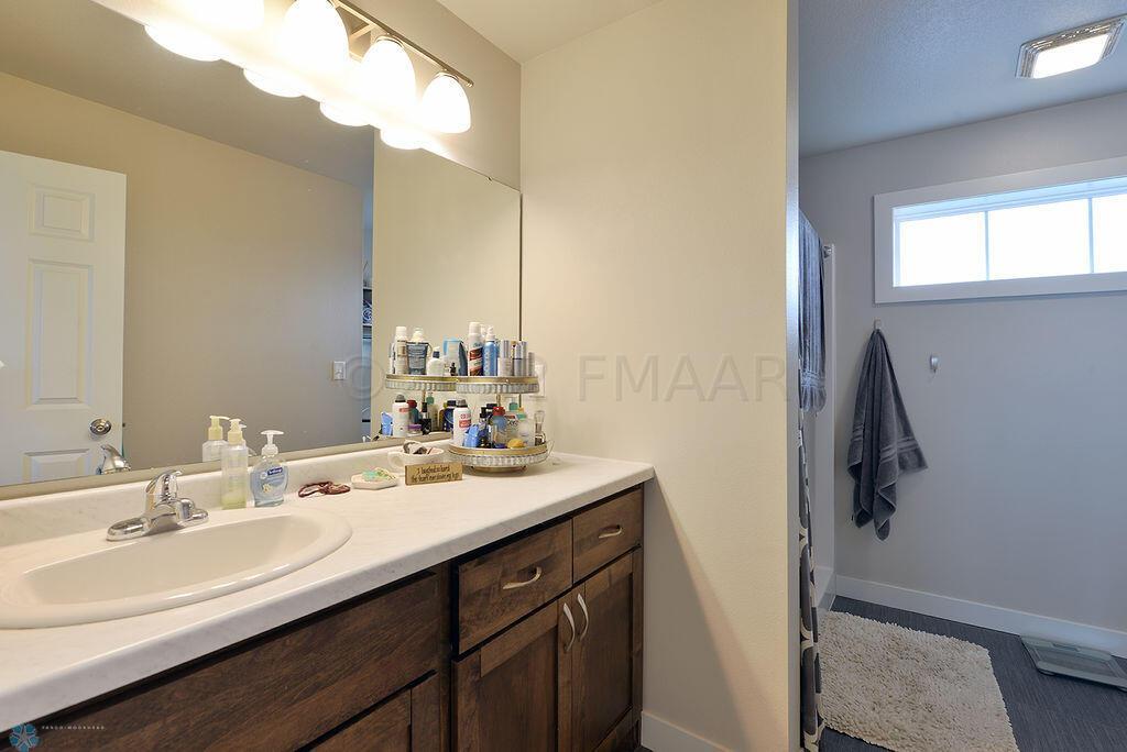 2252 14th St W West Fargo