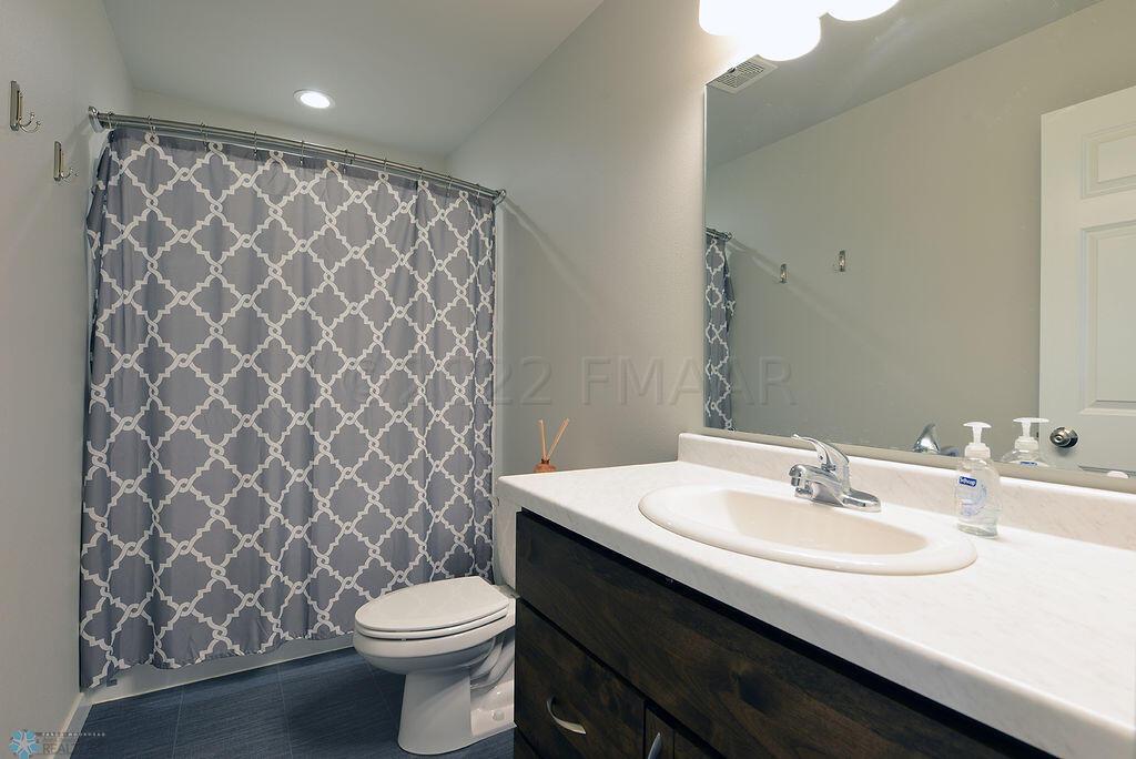 2252 14th St W West Fargo