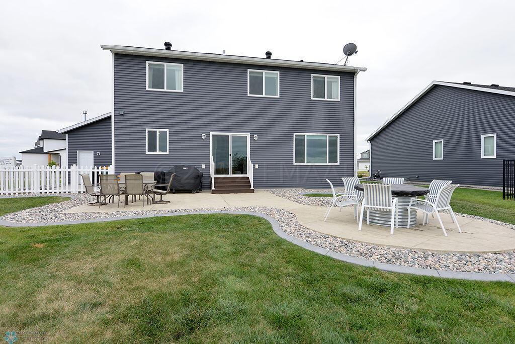 2252 14th St W West Fargo