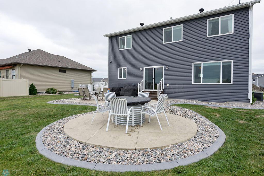 2252 14th St W West Fargo