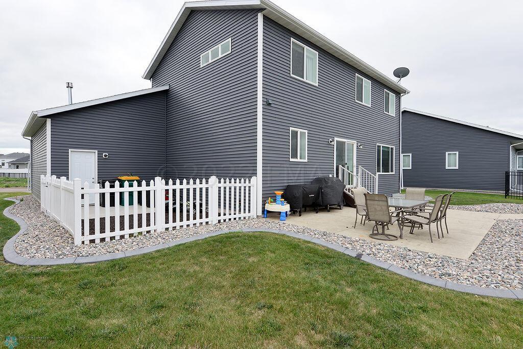 2252 14th St W West Fargo
