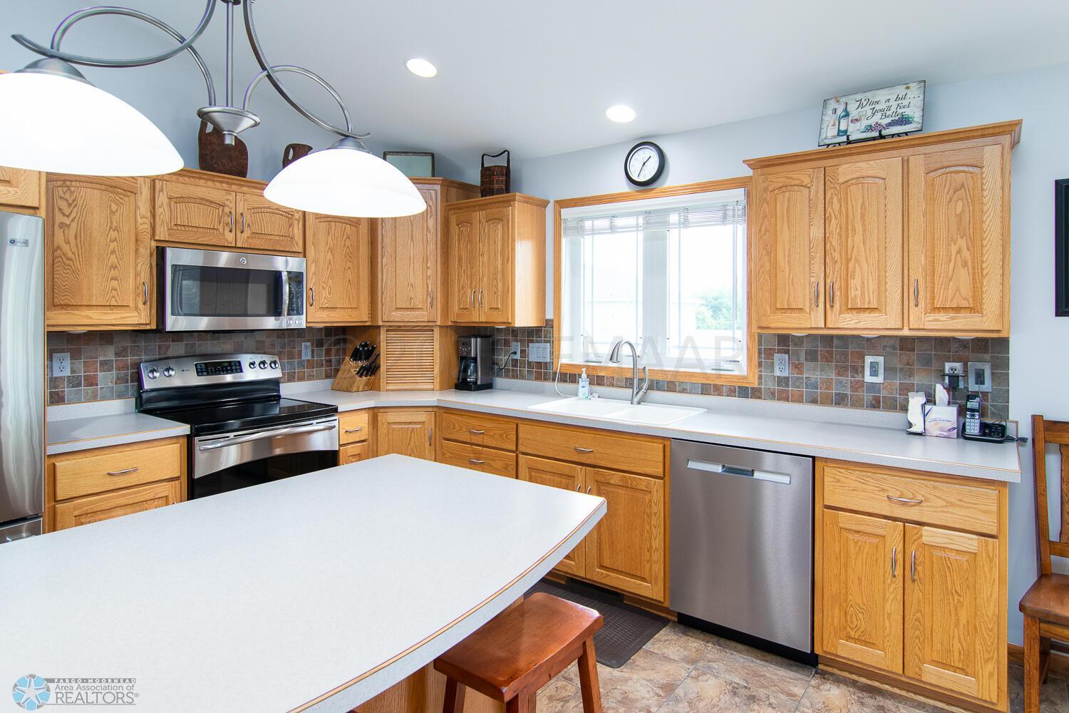 Kitchen & Island