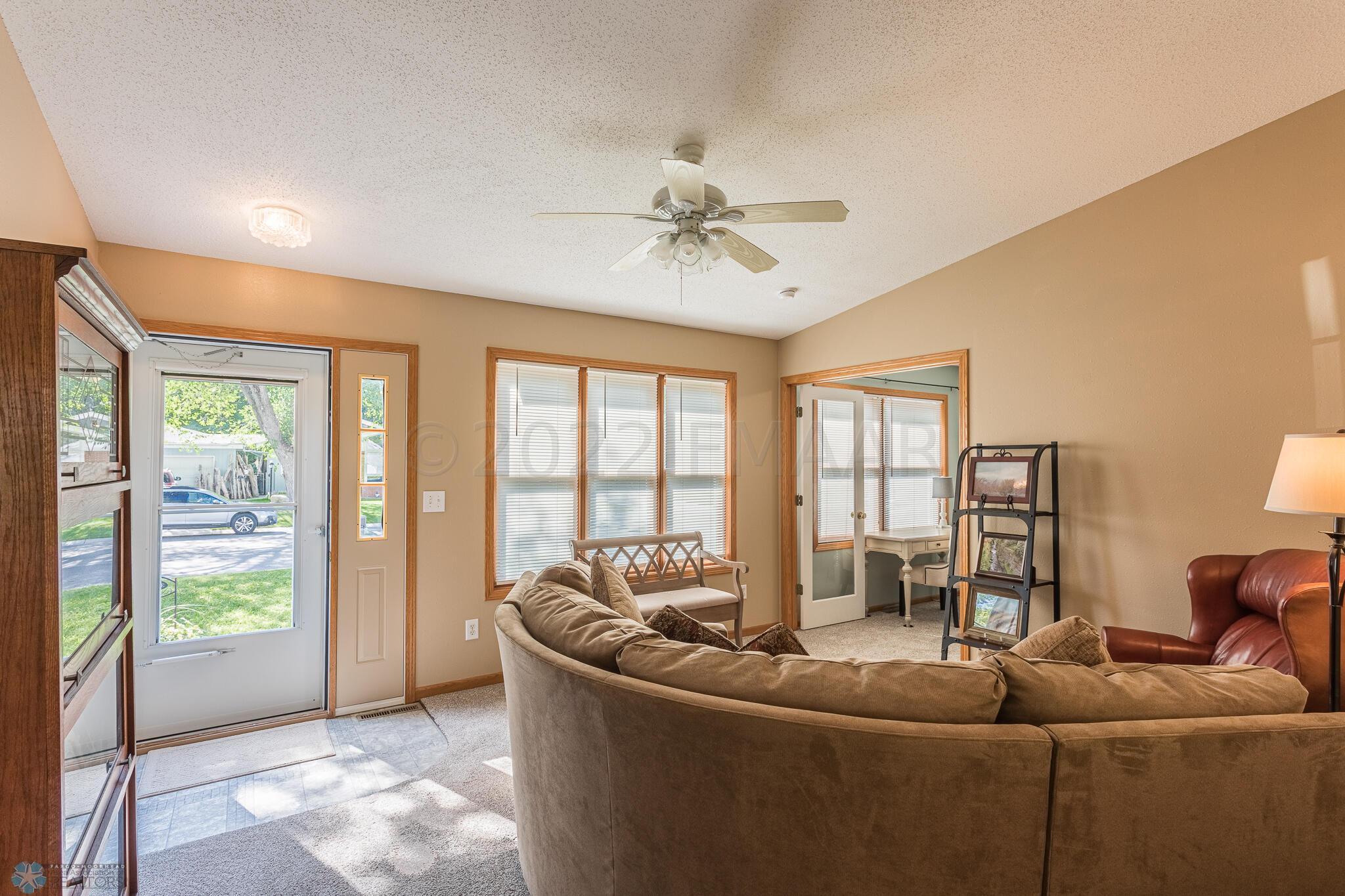 19_6th_Street_NE_AZavala-8-HDR