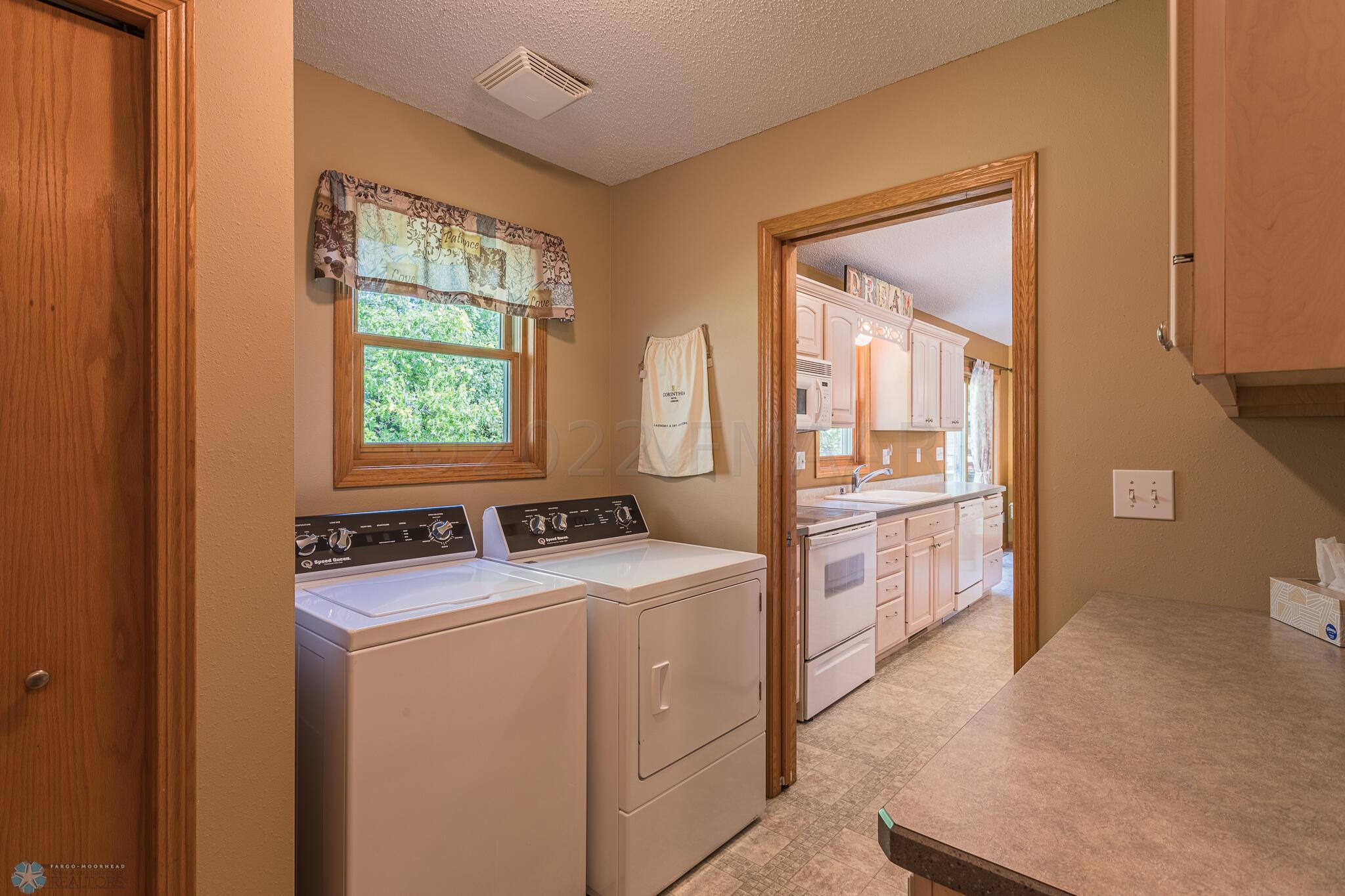 19_6th_Street_NE_AZavala-33-HDR