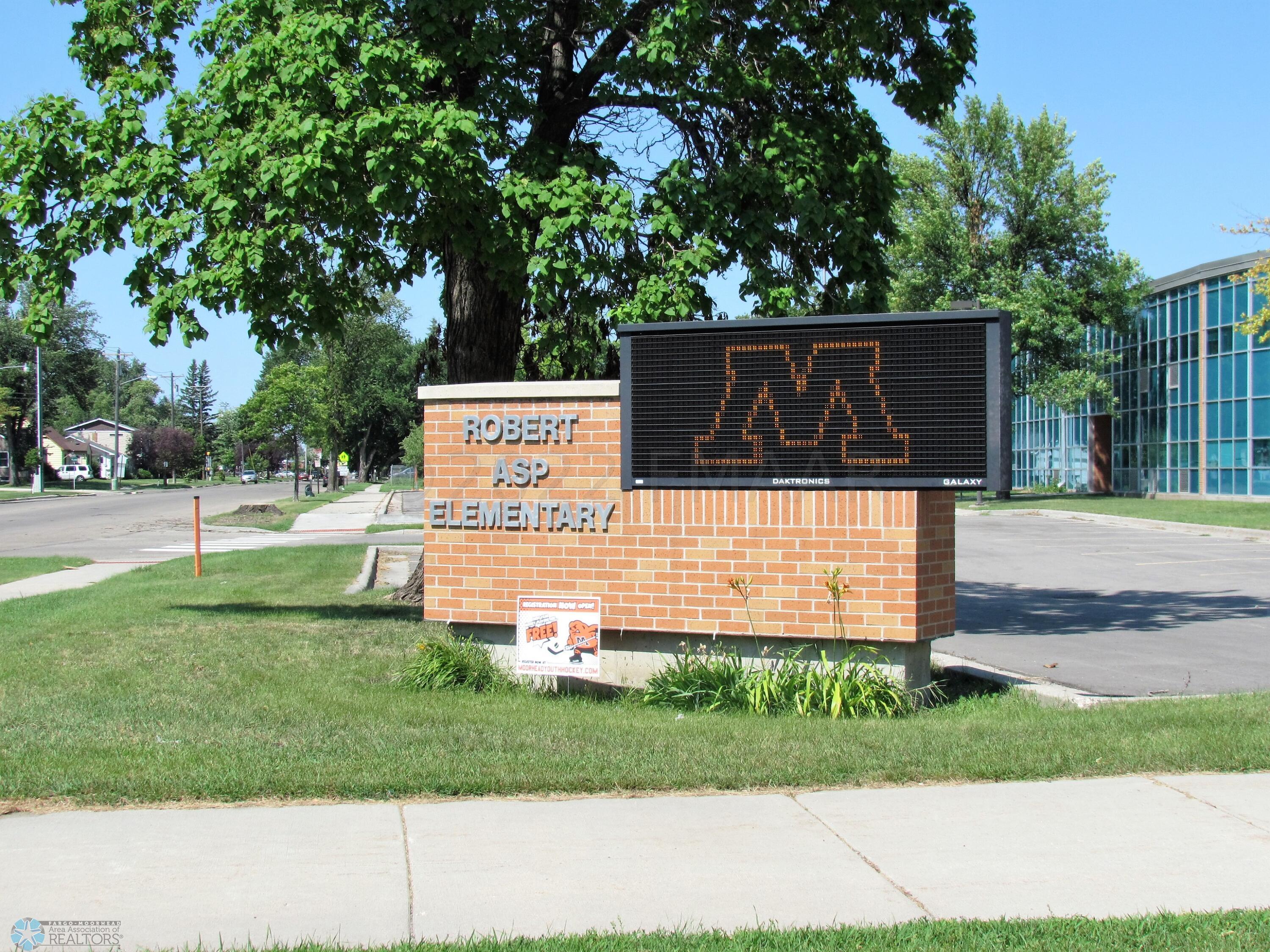 Elementary School in Walking Distance