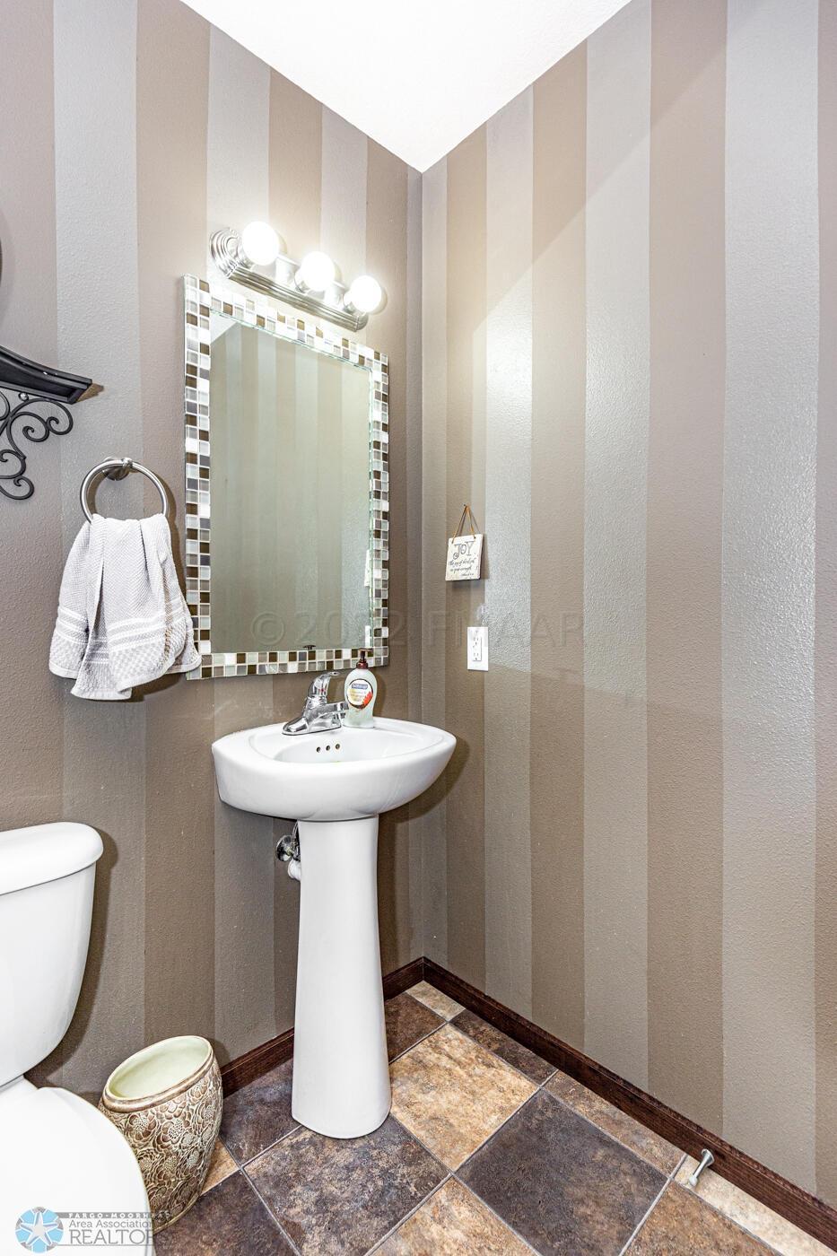 1/2 Bath