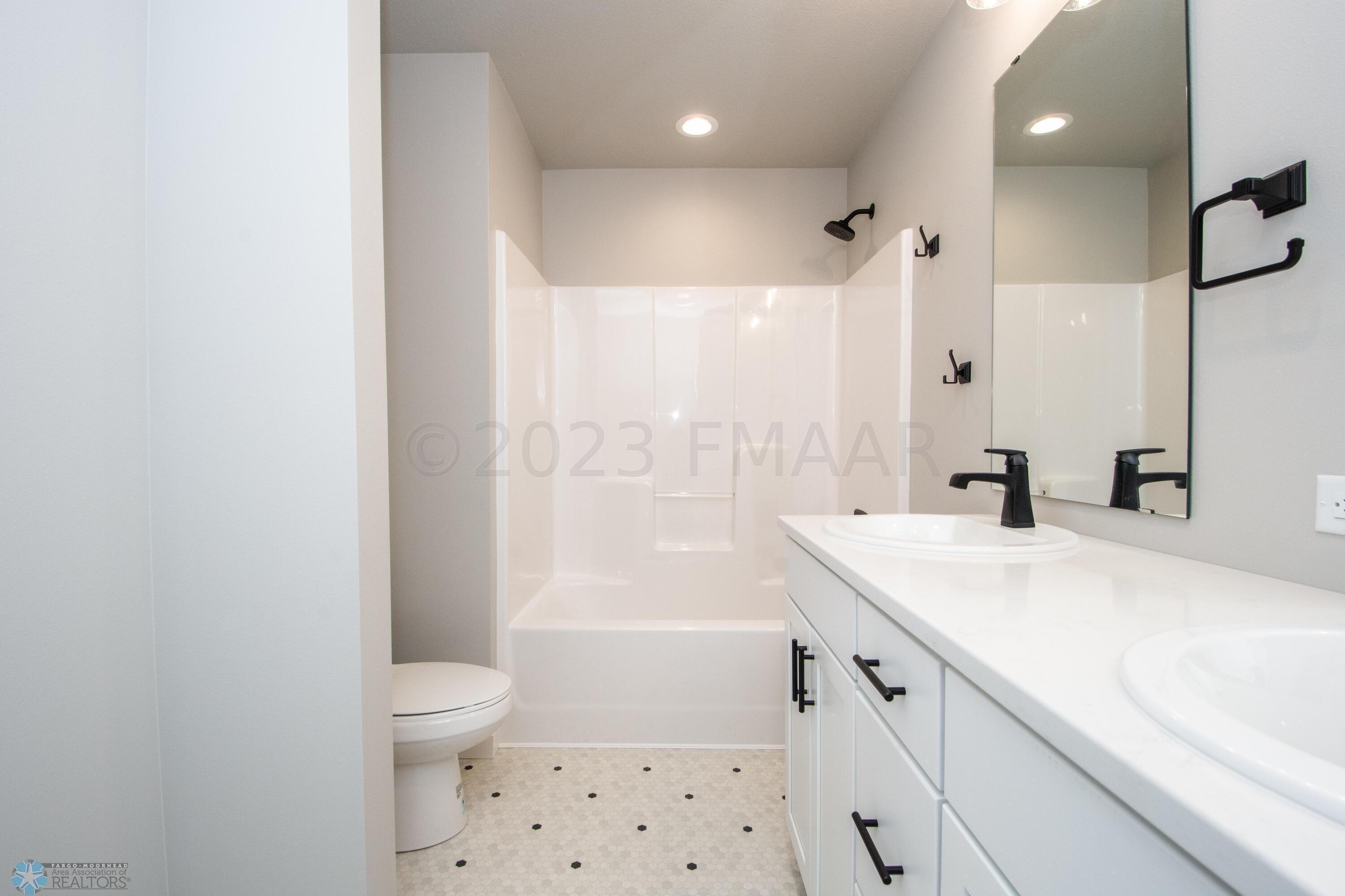 Upper Level Full Bathroom