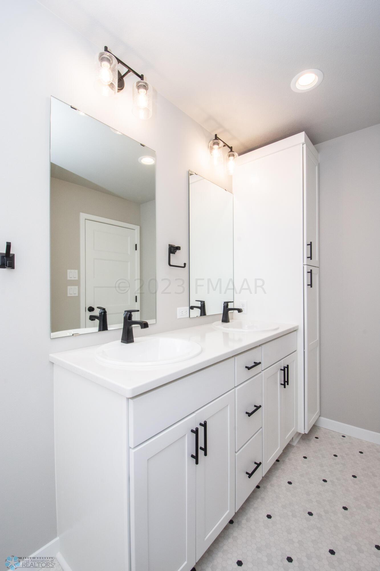 Upper Level Full Bathroom